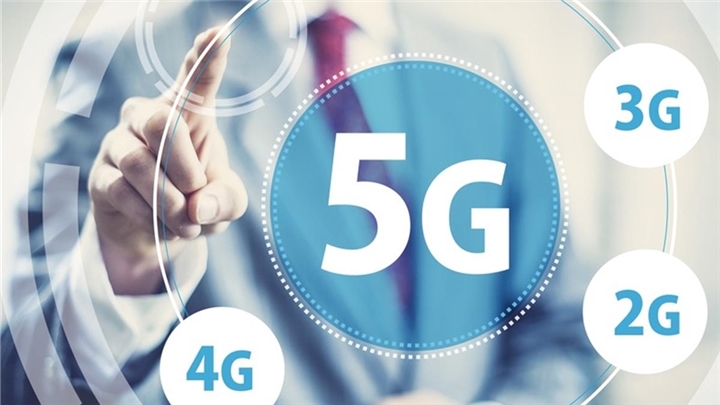 Telecom operator EE launches the first 5G service in the UK